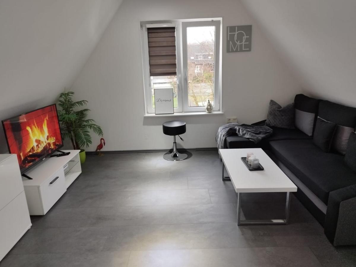 TRUTH Studio - Queensize Bett - Netflix - Küche Dortmund Exterior foto